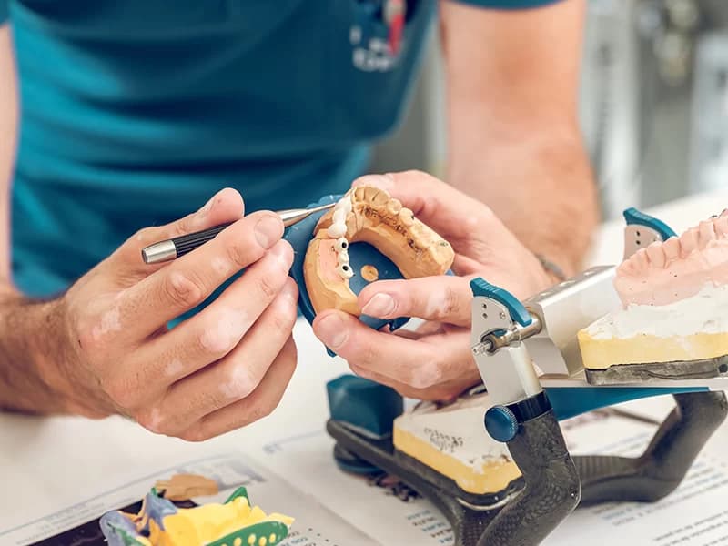 Corte 3D de implante dentario